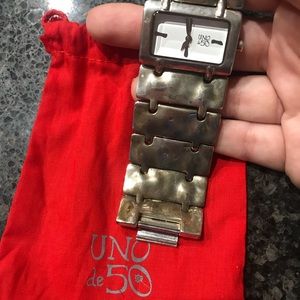 Uno de 50 handmaid, hammered silver watch
